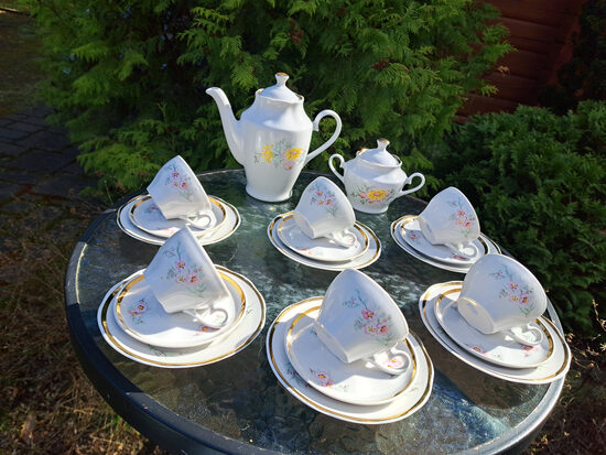 Ārija, kafijas servīze