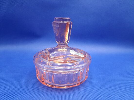 Citi kristāla trauki