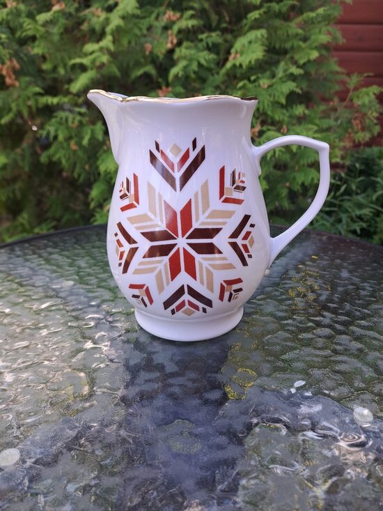 Krūzes, krūkas, karafes un komplekti