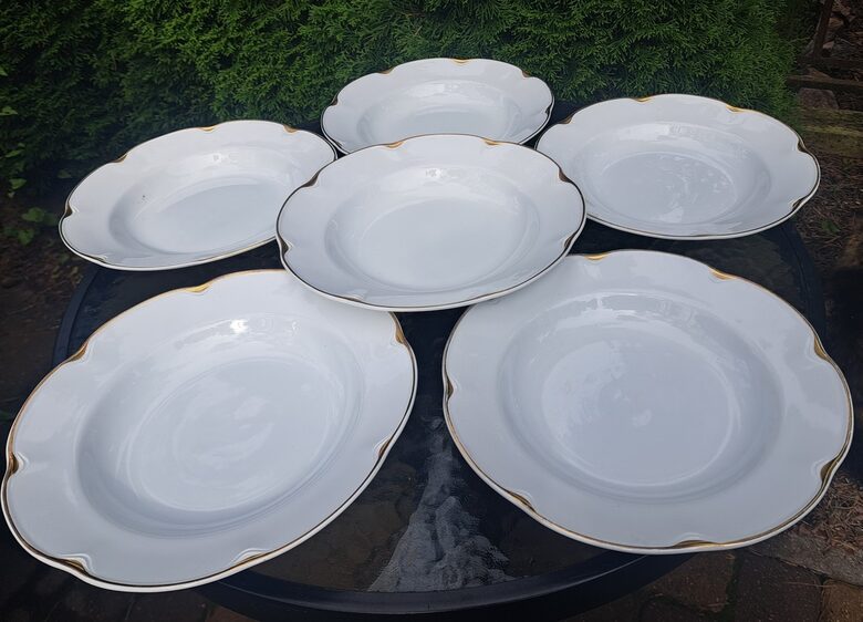 Eleganto balto ar zelta malu zupas šķīvju komplekts 6 personām, diam. 24cm. Ražotājs: Arabia, Somija (Citi rpt 331)