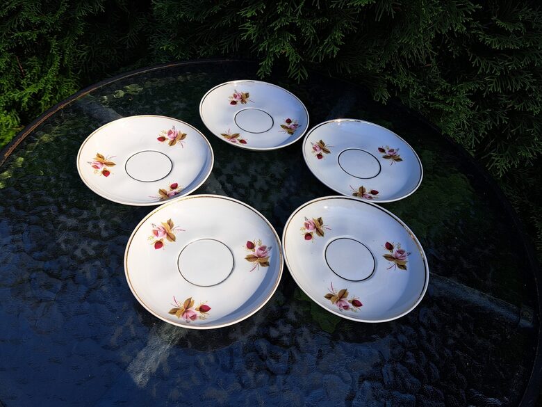 Apakštases, tējas servīze "Ārija", ar skaistu "poļu" dekolu - rozēm, RPR (Ārija tējas 224)