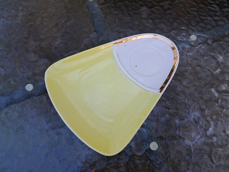 Buljona apakštase, dzetena ar zeltu (Buljona 65)