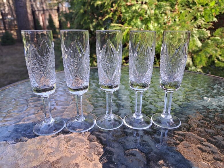 Kristāla glāzīte 40ml cilindrs uz kantainas kājiņas (Kristāls gl 96)