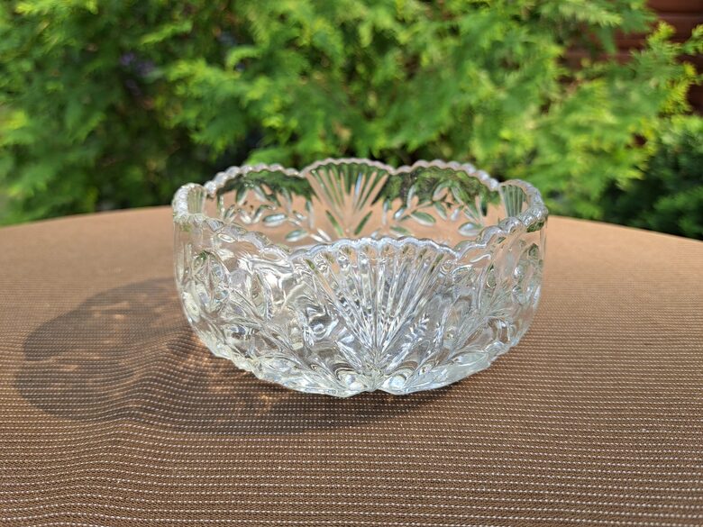 Mazā caurspīdīga saldumu bļodiņa "Rīga" D=12cm, h=5,5cm, Iļģuciema SF (Stikls sk 274)