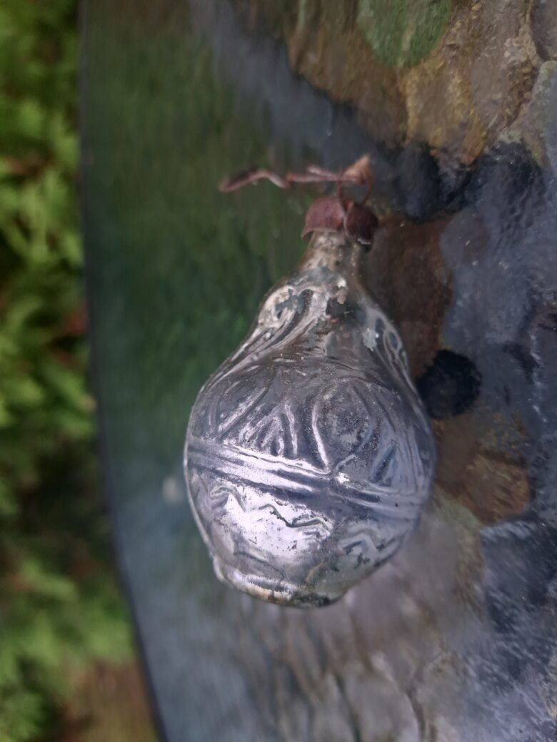 Amfora sudraba ar reljefa rakstu, augstums 7cm (Egle citi 10)