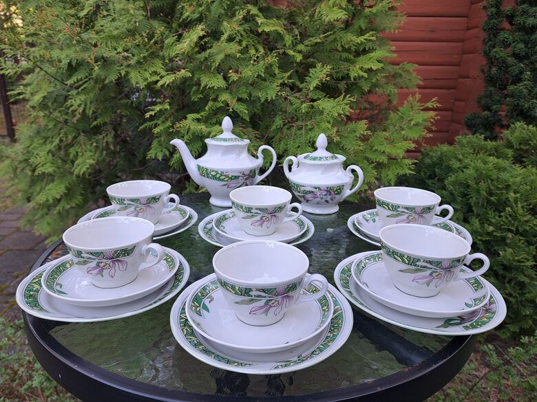 Jaunā tējas servīze "Viktorija",  košā rozā orhideja ar zaļu vainagu, arī uz vaciņiem, RPR (Viktorija t 211)