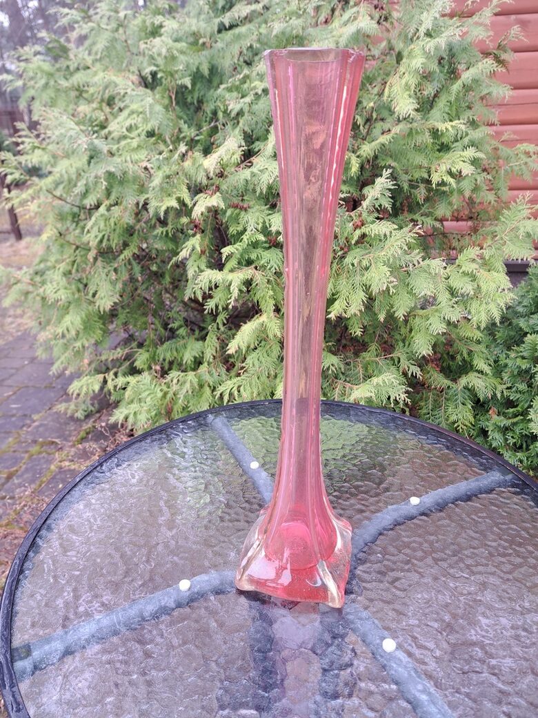 Maigi rozā gara vāze, J.Beka stikla fabrika. H=44cm (Stikla vāze 157)