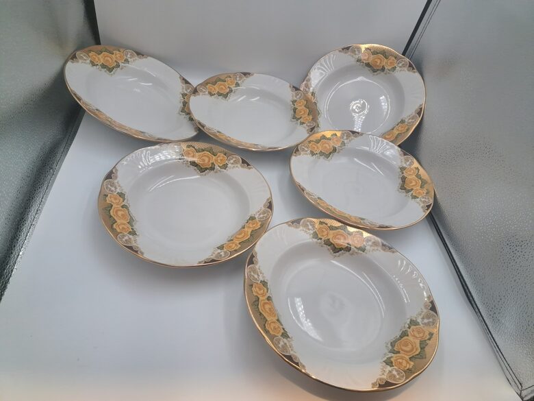 Zupas šķīvji d=24cm no greznas un ļoti reti sastopamas pusdienu servīzes "Māra" ar "zelta rozi" un  bagātīgu zeltu, RPR (Māra pusdienu 186)