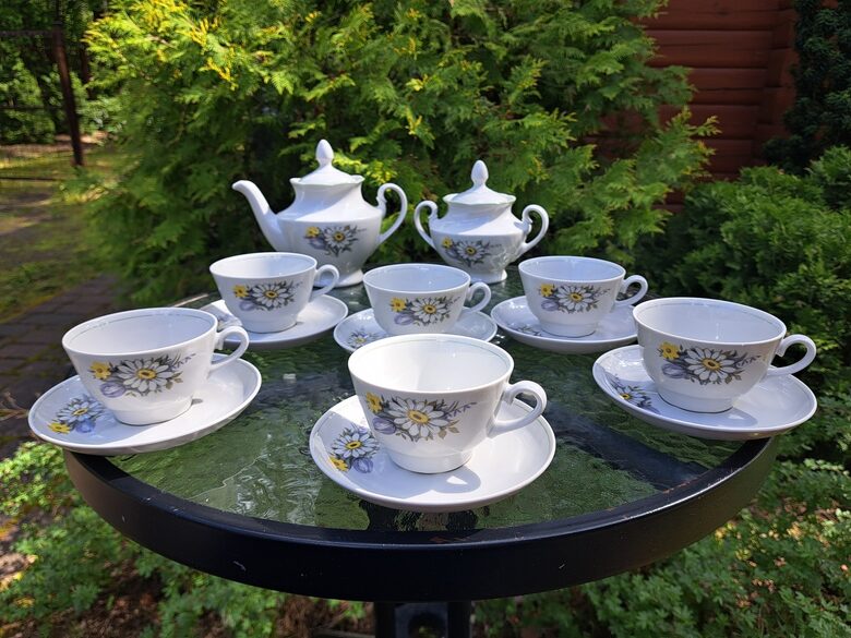 Jauna tējas servīze "Viktorija" ar savvaļas puķēm 6 personam, RPR (Viktorija t 212)