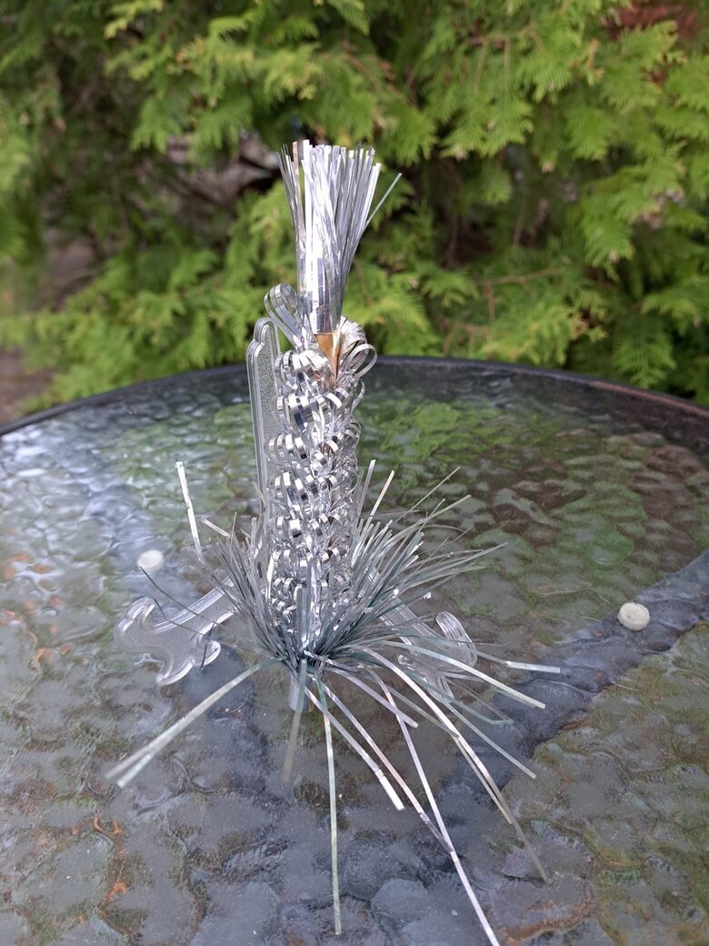 Čiekurs sudraba, celofāna plēve (Egle čiekuri 18)