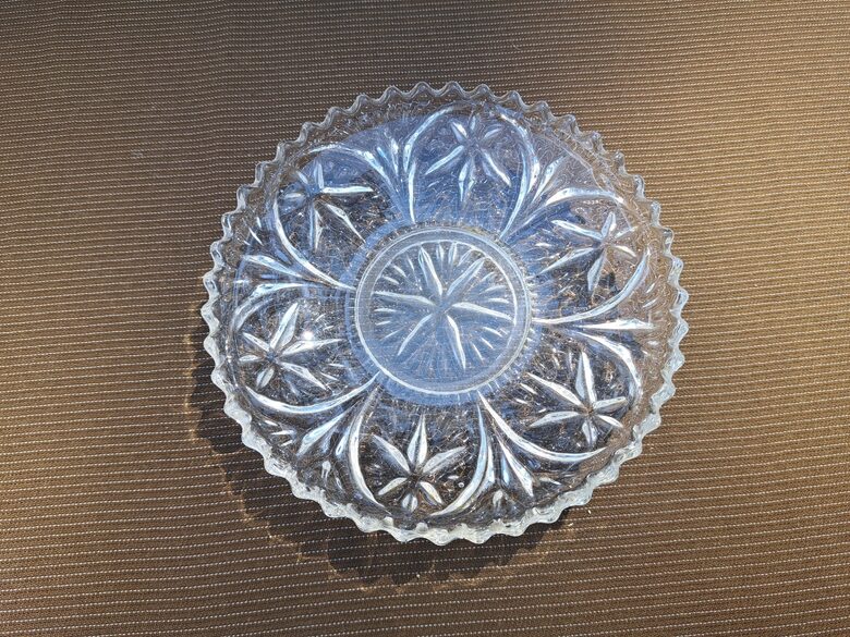 Presēta stikla šķīvis, sērija "Monako", Iļģuciema stikla fabrika (Stikls sk 170)