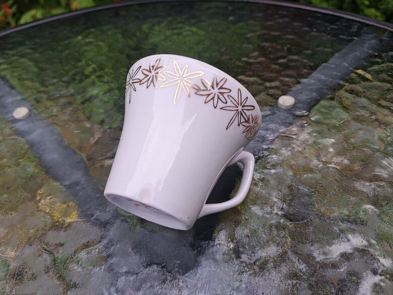 Krūzīte ar zelta zvaigznēm, kafijas servīze  "Stella", nošķēlums (Stella 42)