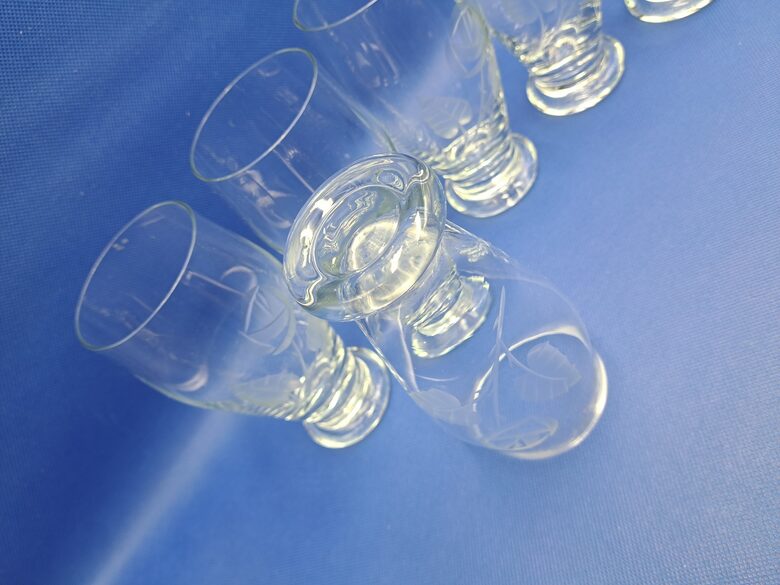 Skaisto alus glāžu komplekts "ELLE" ar iegrāvēto rozi 6 personām, Tarbeklaas (Igaunija) (Stikla gl 253)