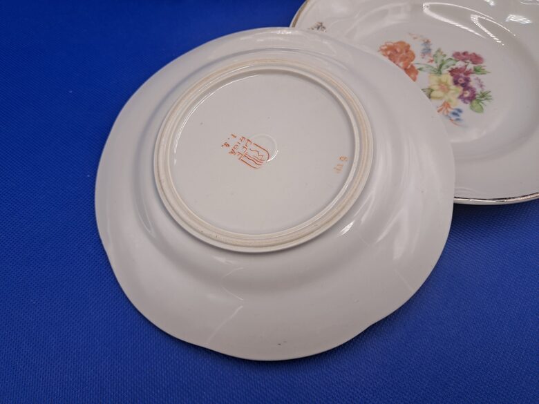 Šķīvji maizes d=17cm ar zeltu un meisena pušķi ar oranžu peoniju, pusdienu servīze ROKOKO, PFF (Rokoko 200)