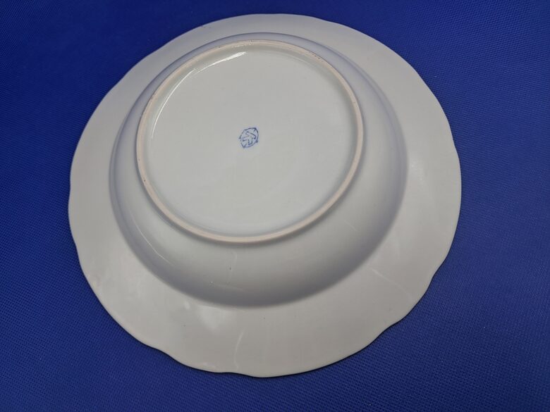Grezns zupas šķīvis no pusdienu servīzes ar skaistu rokas gleznojumu zilos toņos un zelta apvilkumu, d=24cm, Korosteņa (Korosten 55)