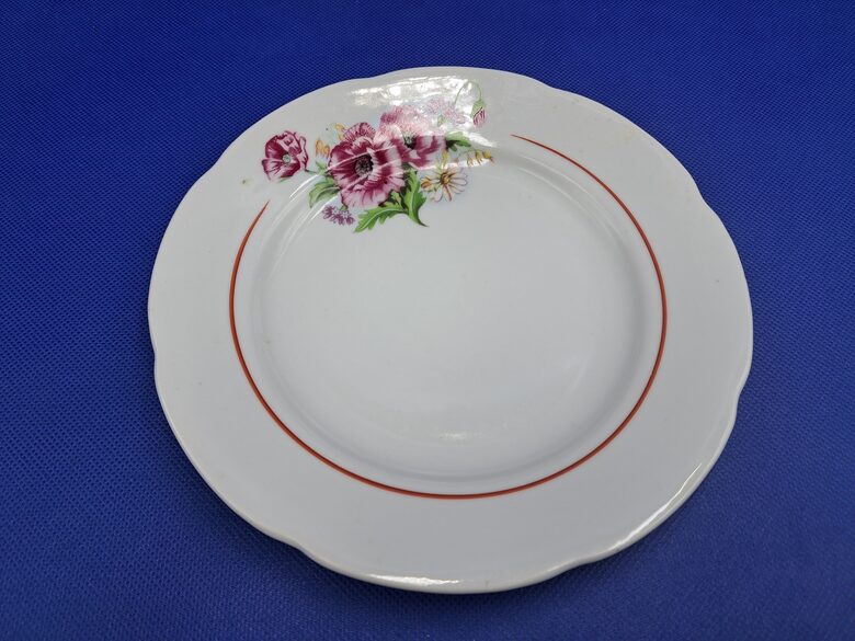 Skaists maizes šķīvis ar rozā magonēm, Baranovka. D=17,5cm (Baranovka 35)