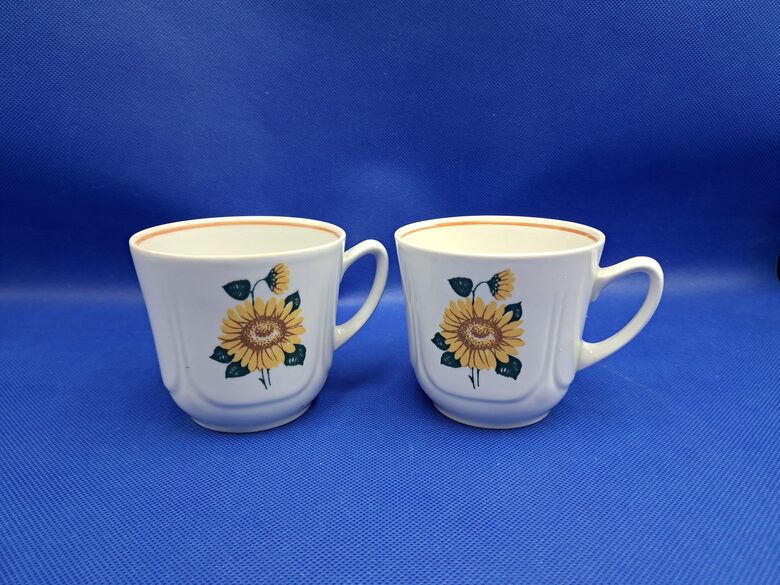 Sulas/tējas krūzīte 250ml ar saulespuķēm un gaiši brūnu apvilkumu, forma "Ilona", RPR (Buljona 172)
