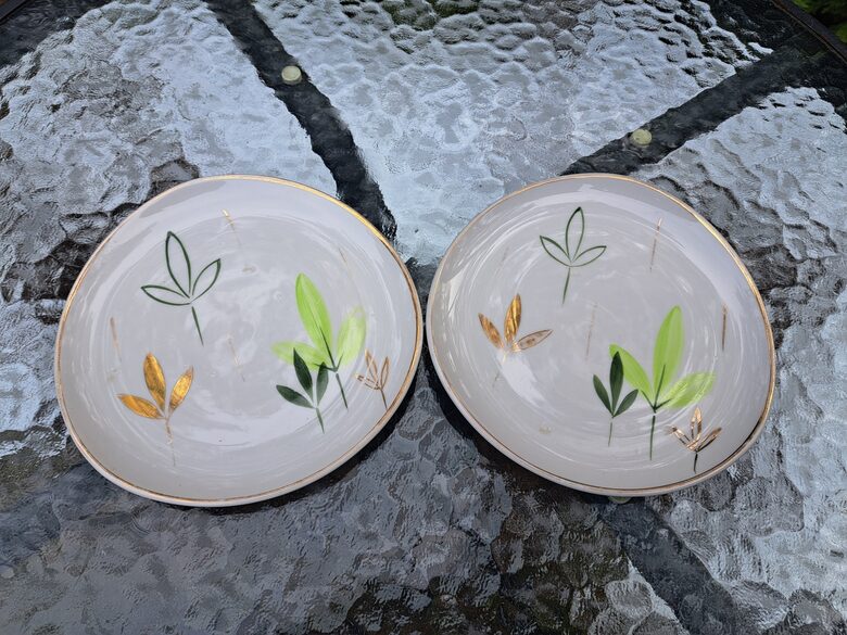 Kūku šķīvji ar zaļām lapām un zeltu, kafijas servīze "Stella", PFF (Stella 93)