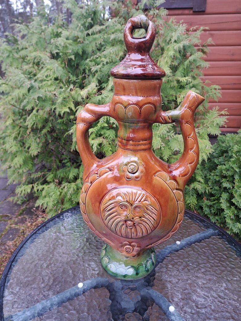 Lielā karafe ar vāku kvasam, keramika, glazūra, smalks dekors, h=53cm (Keram 129)