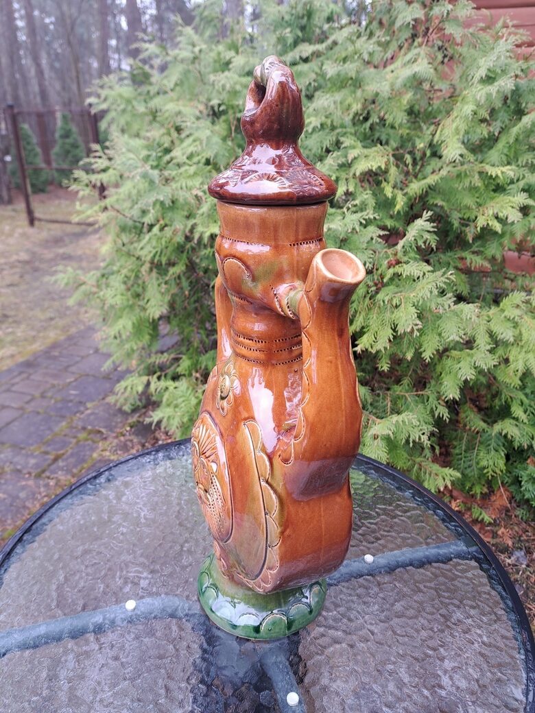 Lielā karafe ar vāku kvasam, keramika, glazūra, smalks dekors, h=53cm (Keram 129)