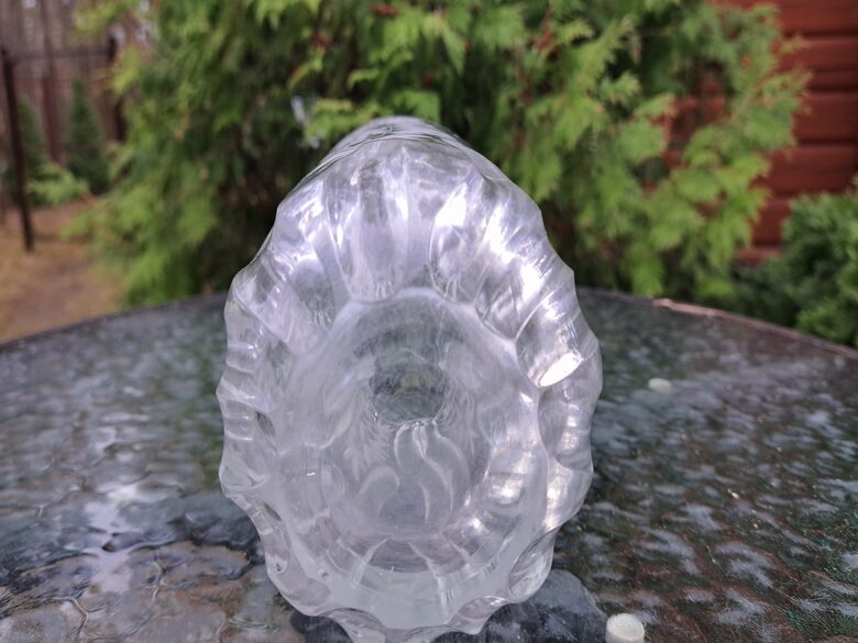 Ļoti skaista kristāla vāze. Ražotājs, iespējams: Ļeņingradas mākslas stikla rūpnīca. Rokas gravēšana. Augstums 19cm (Krist vāze 19)
