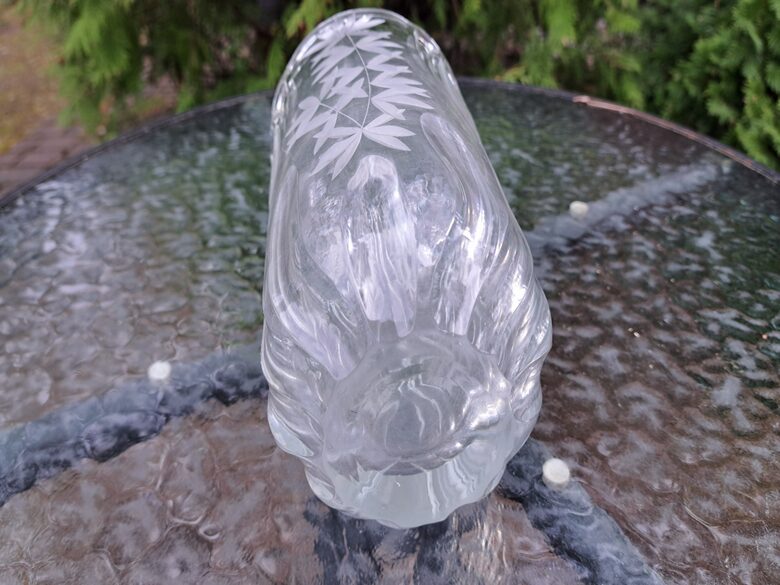Ļoti skaista kristāla vāze. Ražotājs, iespējams: Ļeņingradas mākslas stikla rūpnīca. Rokas gravēšana. Augstums 19cm (Krist vāze 19)