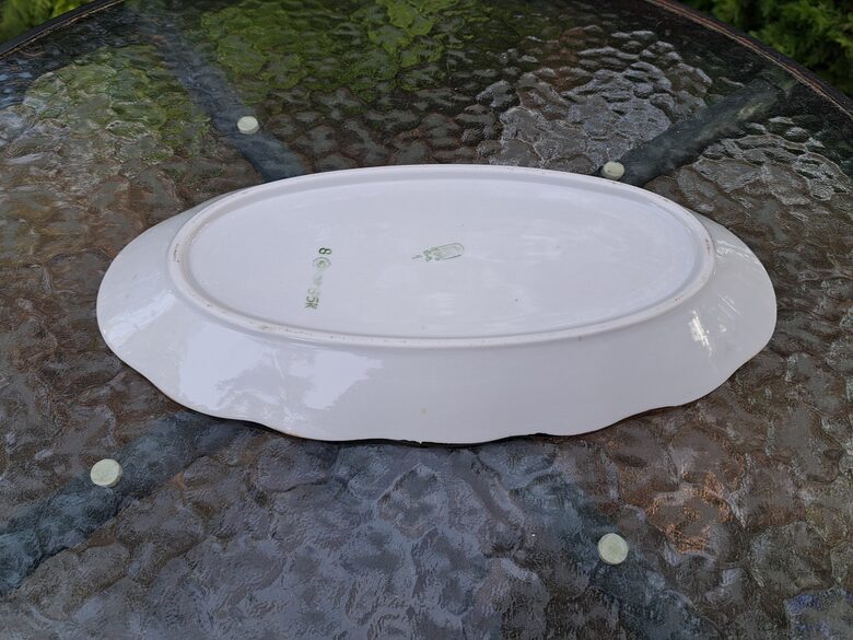 Garenais šķīvjis, pusdienu servīzee "Ārija" ar brūnām puķēm un zeltu, RPR. L=30cm (Ārija pusdienu 404)