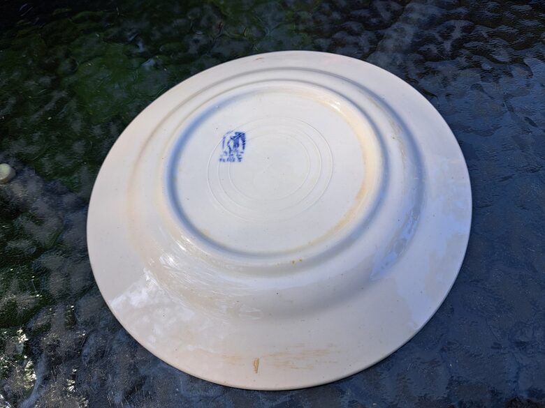 Šķīvis salātu fajansa  ar zilām puķēm, PFF. Diam.18cm (Fajansa pusdienu 41)