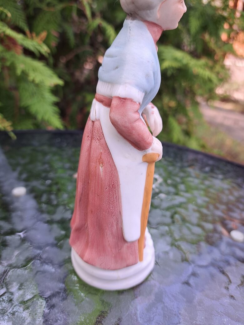 Figūriņa "Omīte ar groziņu"  h=17,5cm, Taizeme. Pliasa (Figur citi 30)