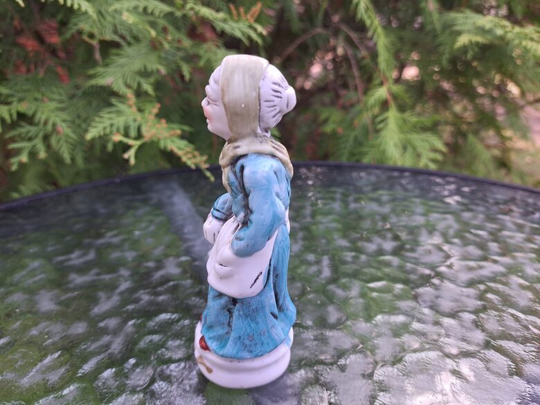Figūriņa "Omīte ar groziņu zilā kleitā ", h=12cm, Taizeme (Figur citi 39)