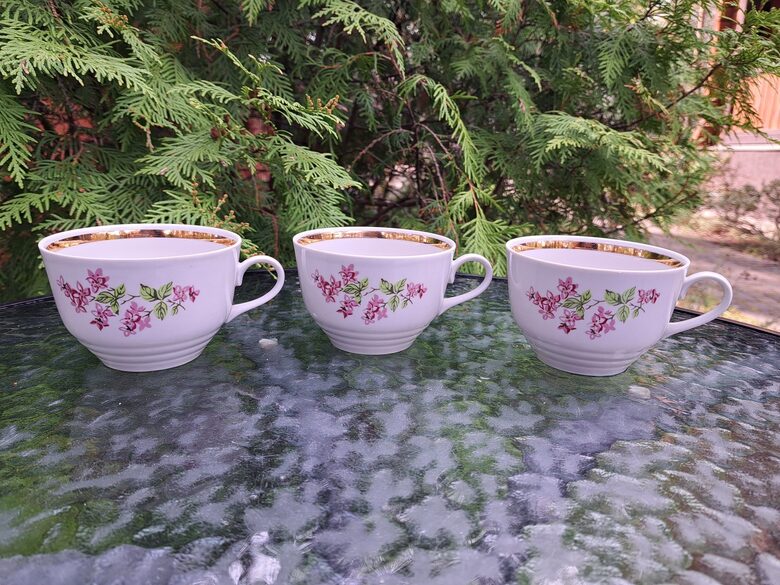 Krūzītes, tējas servīze "Anita" ar mazām rozā puķītēm un zeltu, RPR (Anita 43)