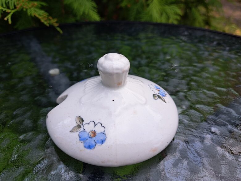 Vāciņš cukurtrauka ar zilām puķēm, fajansa pusdienu servīze ar zilām puķītēm, PFF (Fajansa pusdienu 39)