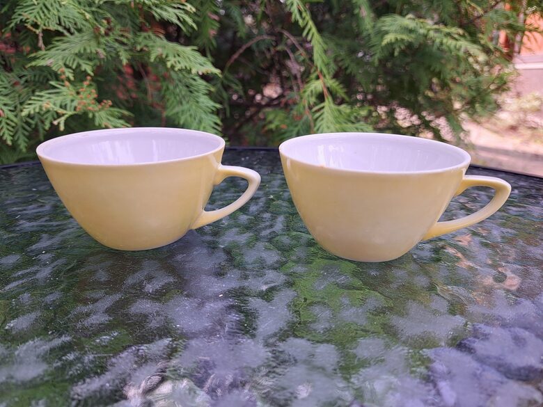 Monohromas dzeltenas krāsas krūzītes bez zelta, kafijas servīze "Ausma", PFF (Ausma 109)