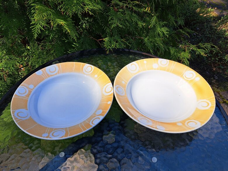 Zupas šķīvji d=24cm, smilškrāsas mala, reta fajansa pusdienu servīze "Diāna", PFF (Diāna pusd 35)