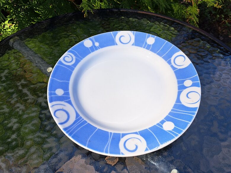 Otrā ēdiena šķīvis d=24cm, zila mala, reta fajansa pusdienu servīze "Diāna", PFF (Diāna pusd 39)