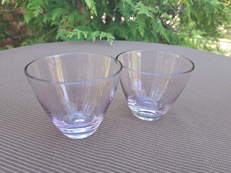 Vintāžas stikla konusveda glāžu 100ml kompl. 2 gb., lillā stikls (Stikla gl 290)
