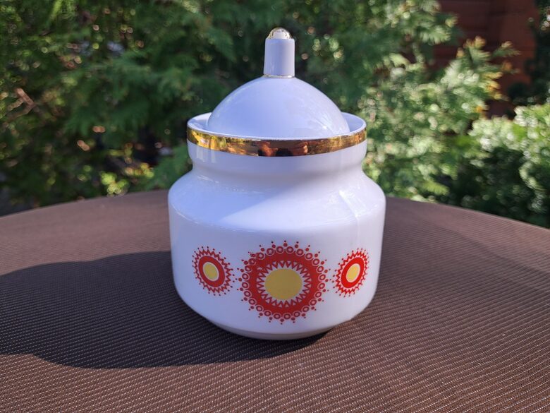 Cukurtrauks no tējas servīzes "Aija-2" ar oranžo sauli un zeltu, RPR (Aija-2 tējas 192)