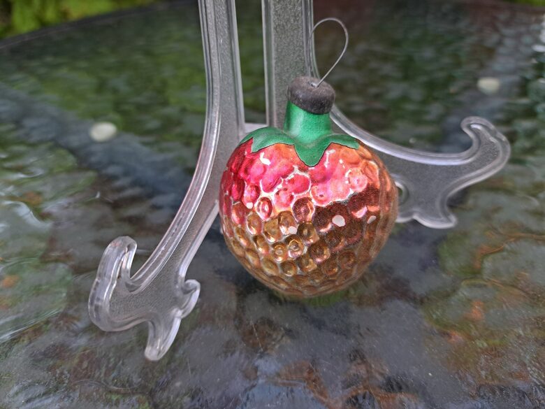 Zemene maigi rozā/dzeltena, augstums 5,5cm (Egle augļi 37)