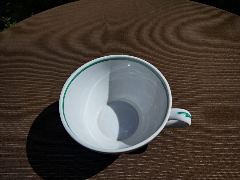Elegantas krūzīte ar rokas gleznojumu un zaļu apvilkumu, tilp. 275ml (Citi rpt 315)