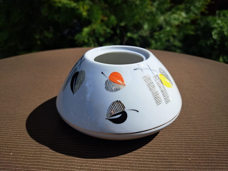 Cukurtrauks  bez vāciņa "Sakta" ar dzeltenām lapiņām (jābūt dzeltens vāciņš), RPF (Sakta 61)