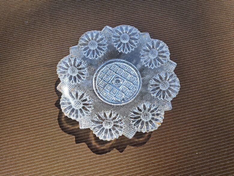 Presēta stikla vintāža ievārījuma bļodiņa, d=12cm (Stikls sk 264)