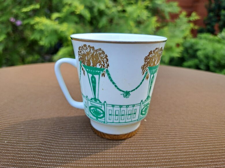 Krūzīte no LFZ kafijas pāra "Vasaras darzs", forma "Maijs" plaisa (LFZ 75)