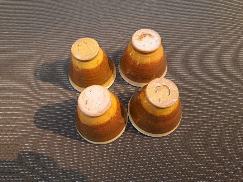 Mini glāzīšu konplekts 4 personām. Brūngana krāsa, glazūra.  Augstums 4,5cm, tilpums 40ml (Keram 148)