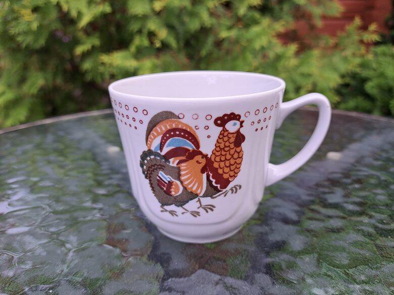 Bērnu krūzīte lielā (250ml) ar gaili un vistu no bērnu komplekta, forma "Ilona", RPR, 80.-ie gadi (Bērnu 141)