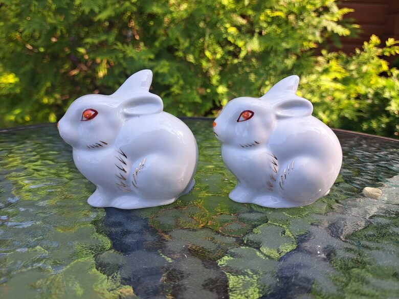 Zaķi porcelāna, Polonne (Ukraina). Periods: 1970.ie gadi. Izmēri: 8cmx4,3cm, h=7,5cm (Figur citi 54)