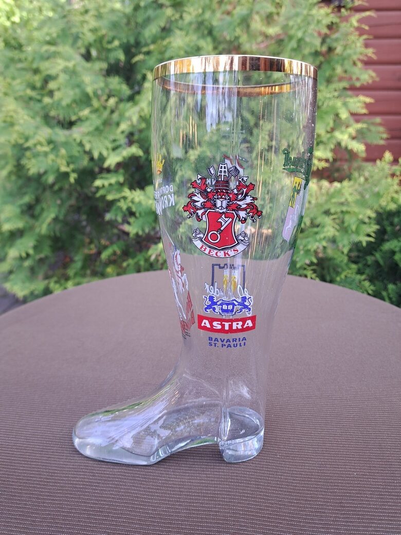 Neparasta kristāla alus glāze-zabaks ar čehijas alus darītavu zīmoliem un platu zelta apviklumu, Čehija (Kristāls gl 109)