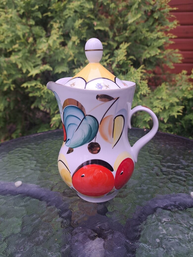 Krāšņā piena krūze ar vāku ar spilgtu augļu rokas gleznojumu un zeltu, tilp.800ml, vāciņš ir piemeklēts, Poltava (Polonne 32)