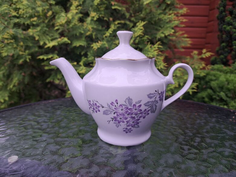 Tējkanna no tējas servīzes "Ārija" ar maigām lillā puķēm, RPR (Ārija tējas 216)