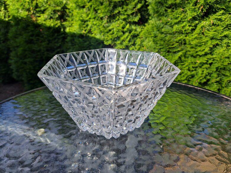 Grezna 6-stūra kristāla bļoda, smalka rokas gravēšana. Ražotājs: Krasnij Gigant, PSRS (Kristāls sk 63)