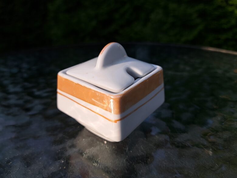 Sinepju trauks ar vāciņu un lestrētu bēšu apvilkumu, RPR (Citi pusd 301)